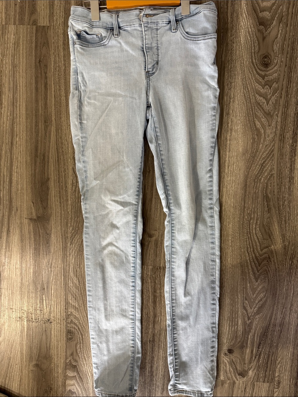 Levis Light Wash Women’s Skinny Jeans - Classic Stretch Denim